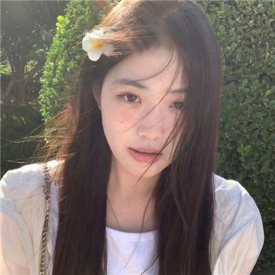 妮可·拜耳：大码怪美人